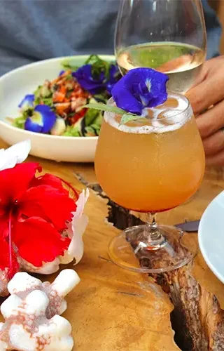 restaurant-tahitian-refined-food-uaina-truck-o2coco-moorea