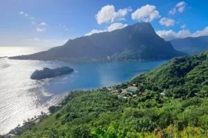 Opunohu Bay, Mount Rotui and a cruise ship seen from Magic Mountain in Moorea