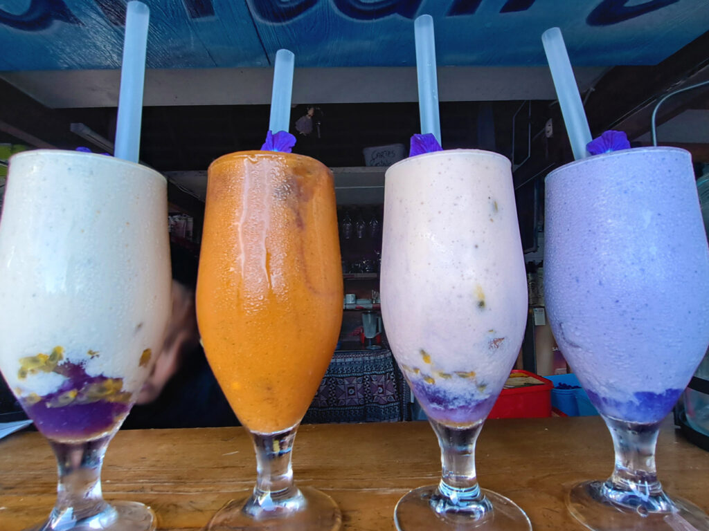 moorea-tropical-cocktails-fresh-fruit-smoothies-moorea-tour